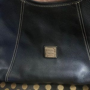 Dooney& bourke 1975 black Color real leather